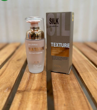 Silk Texture Moist Silky Foundation – Smooth Natural Finish